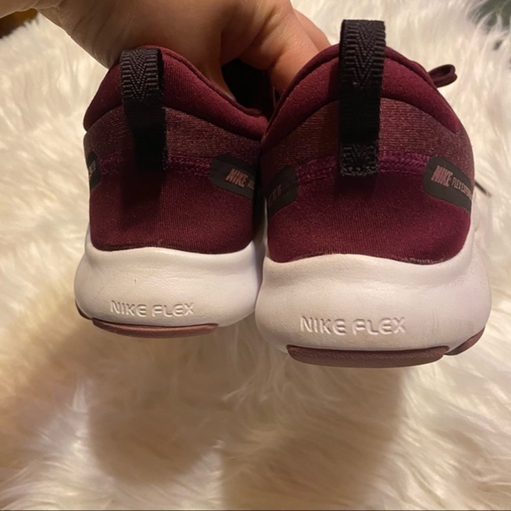 harga nike flex experience 8